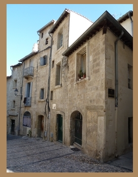 Entére du bâtiment des frères des écoles chrétiennes de Montpellier Entrée du bâtiment des frères des écoles chrétiennes de Montpellier